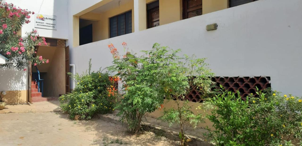 Armaan Guest House Diani Beach Esterno foto