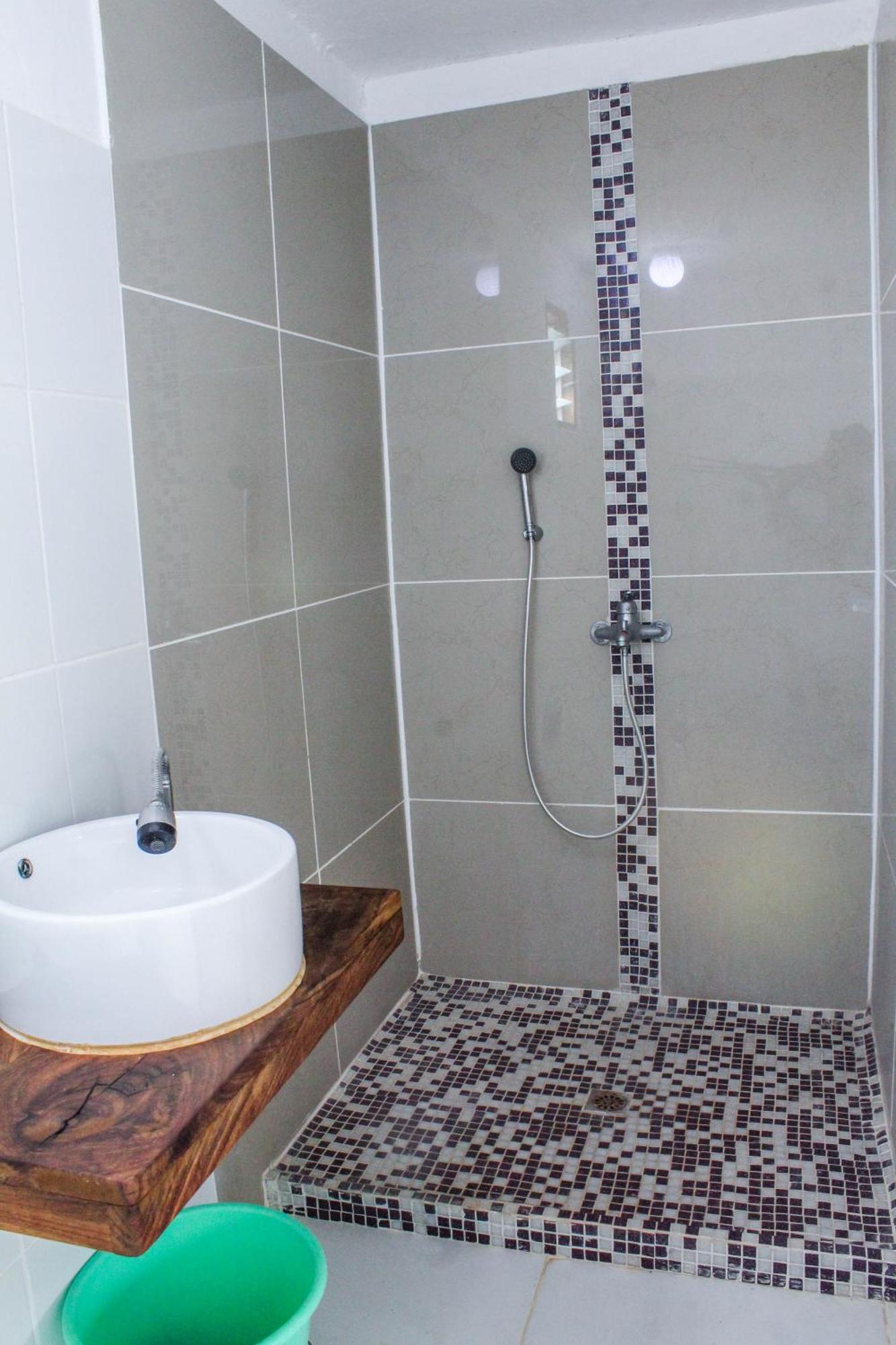 Armaan Guest House Diani Beach Esterno foto