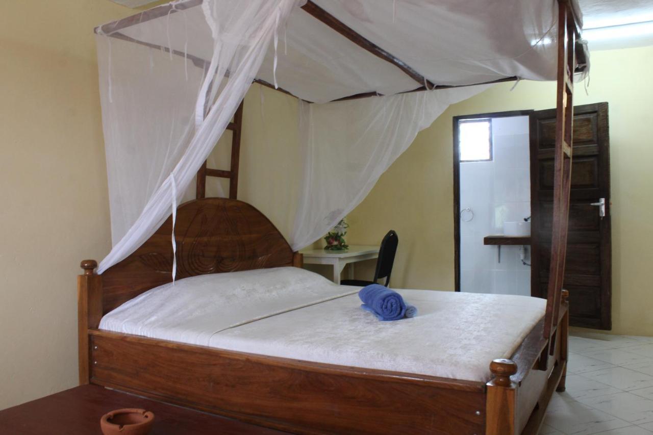 Armaan Guest House Diani Beach Esterno foto