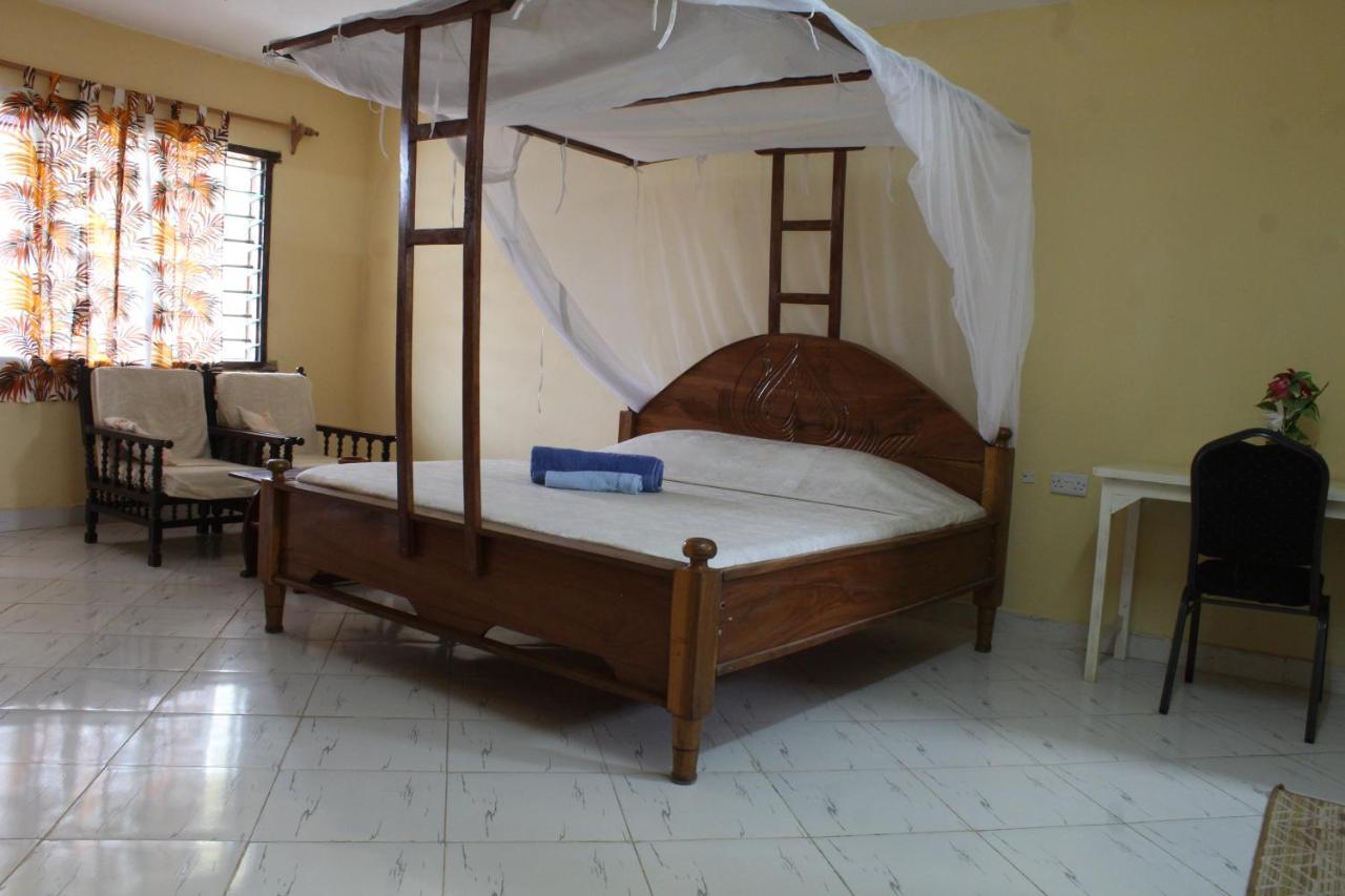 Armaan Guest House Diani Beach Esterno foto