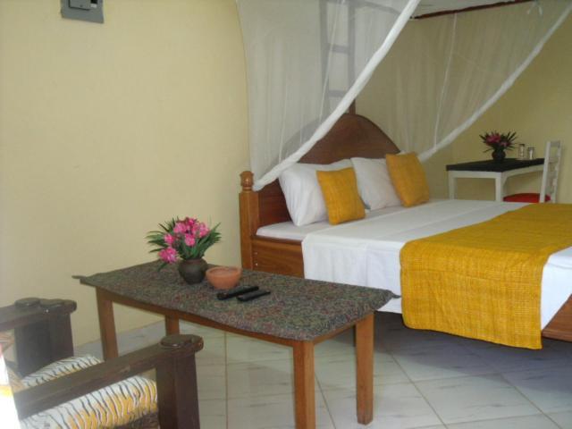 Armaan Guest House Diani Beach Esterno foto